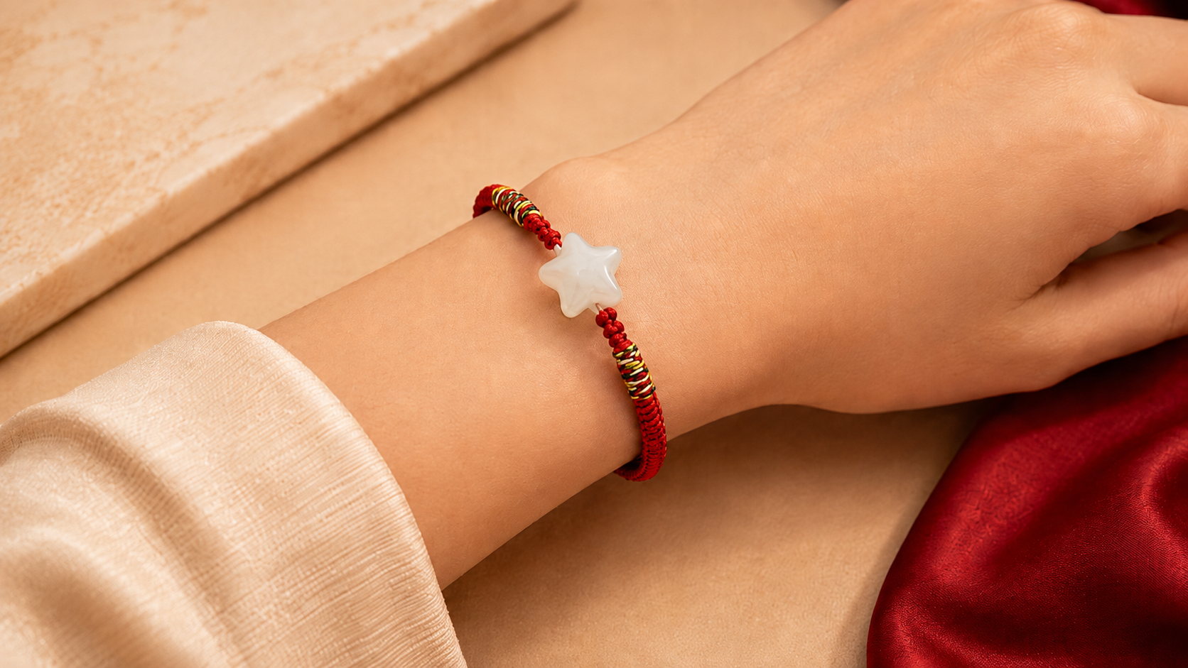 Pulsera de Hilo Rojo con Jade: Significado, Tradición y Buena Fortuna