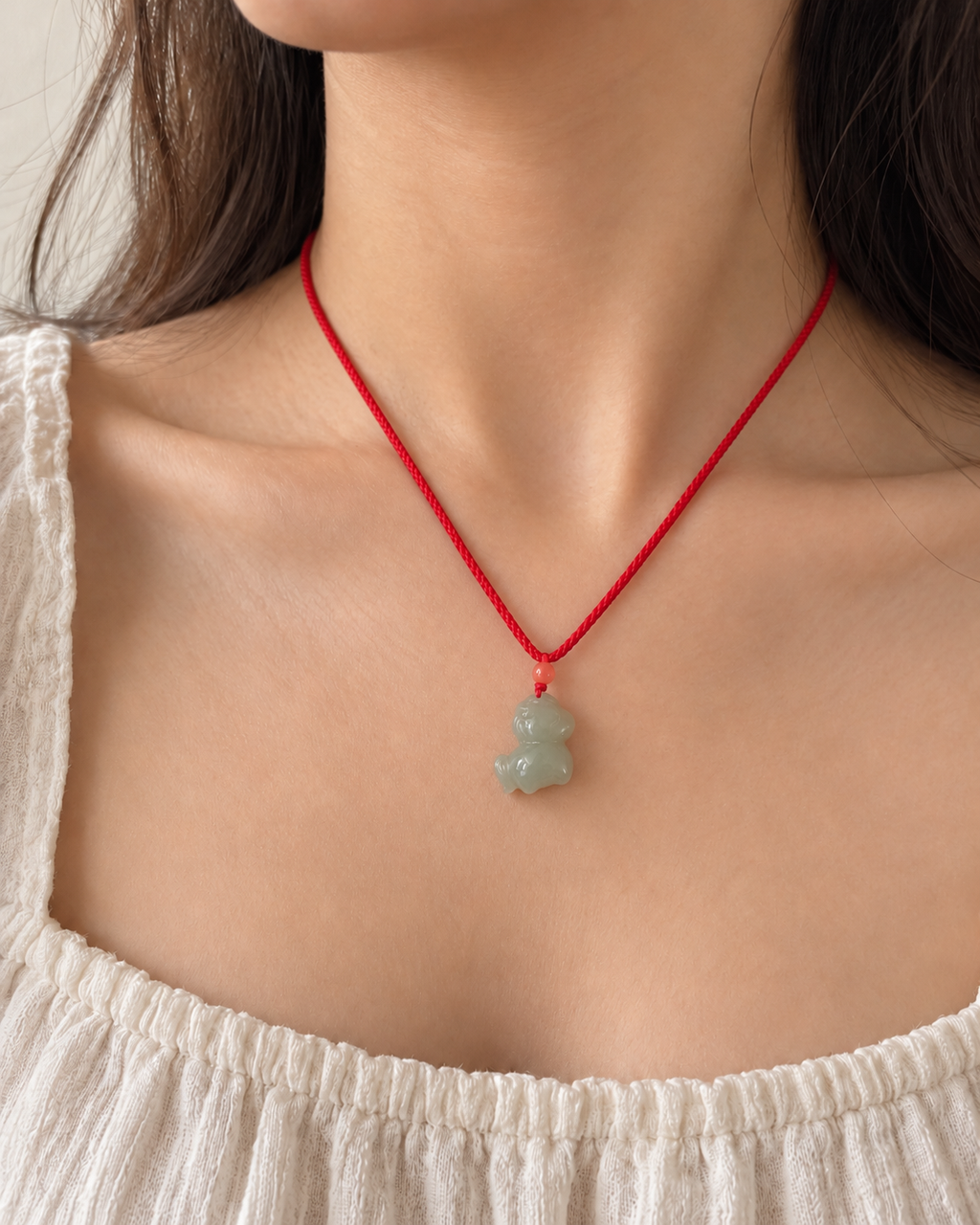 Collar con colgante de caballo de jade hetiano natural - Amuleto de la riqueza con cordón rojo de la suerte